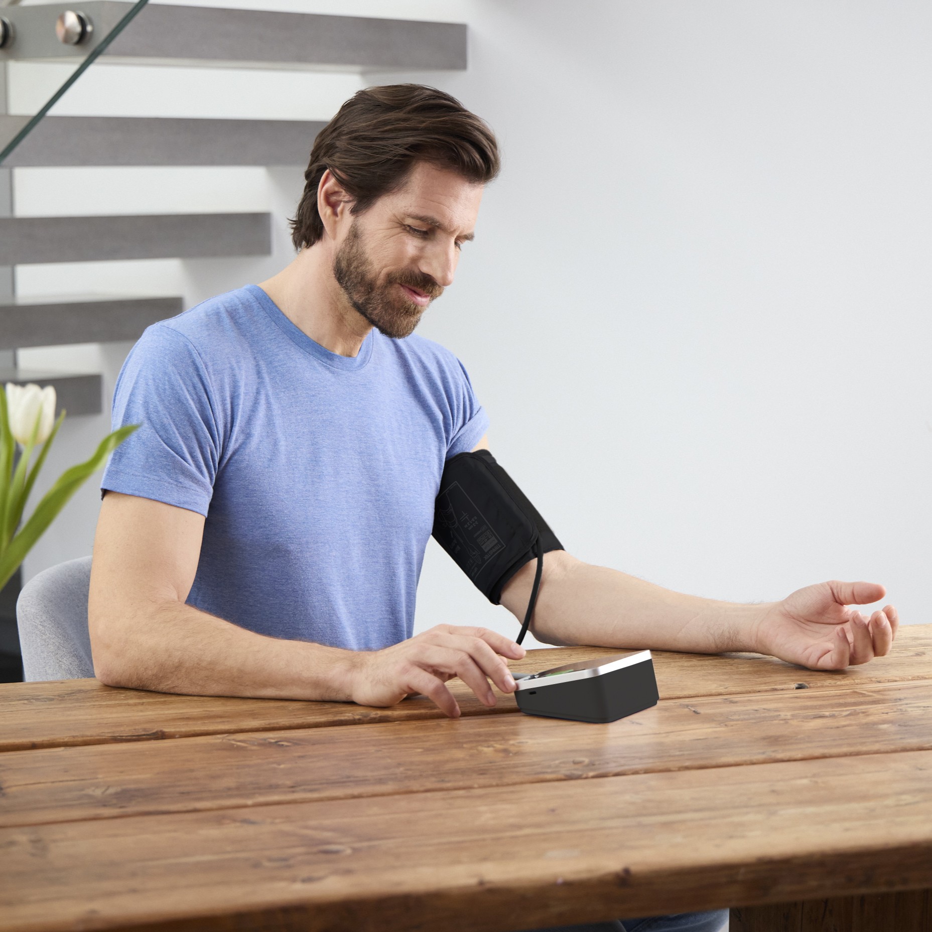 BU 520 | Upper-arm blood pressure monitor