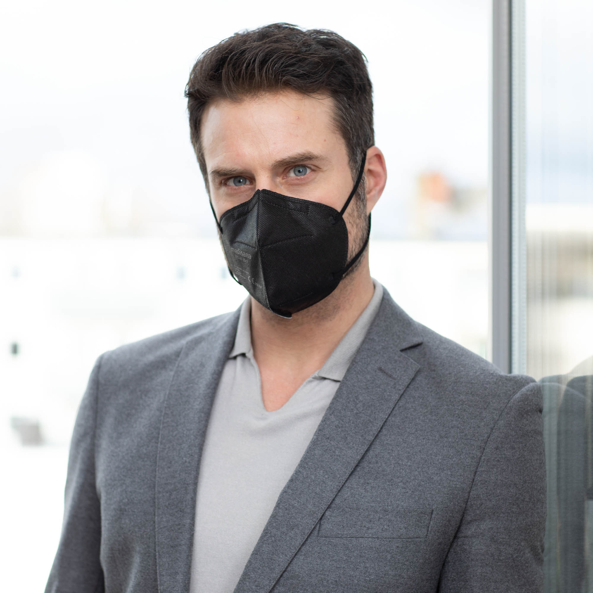 RM 100 | FFP2 Maske - 100 Stück - schwarz